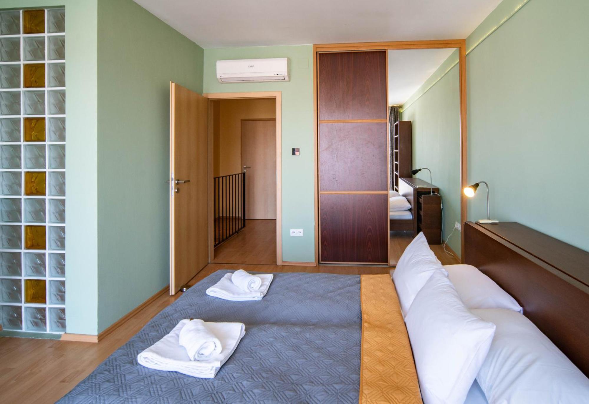Free Parking- Gellert View Apartment 4Ppl Budapest Luaran gambar