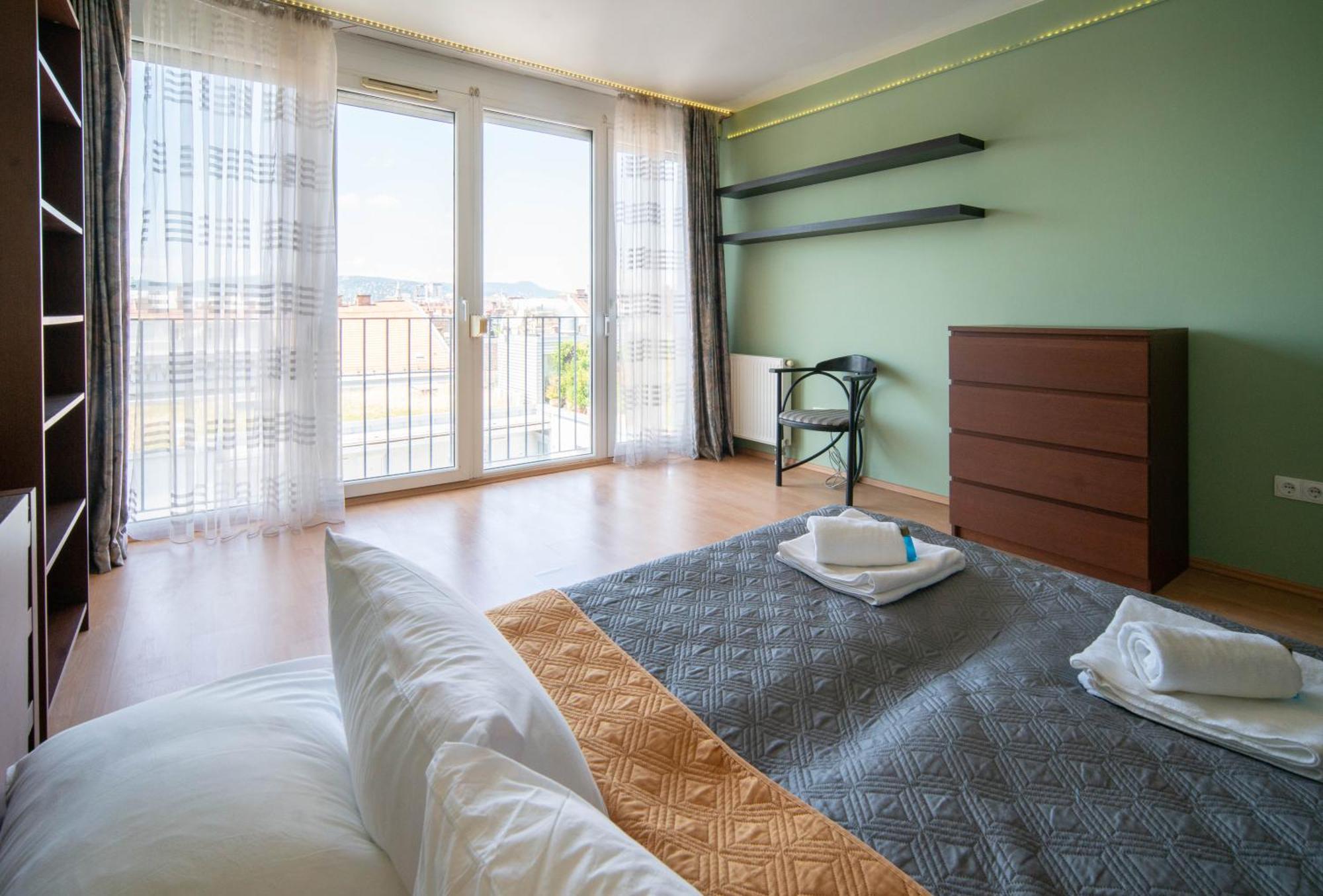 Free Parking- Gellert View Apartment 4Ppl Budapest Luaran gambar