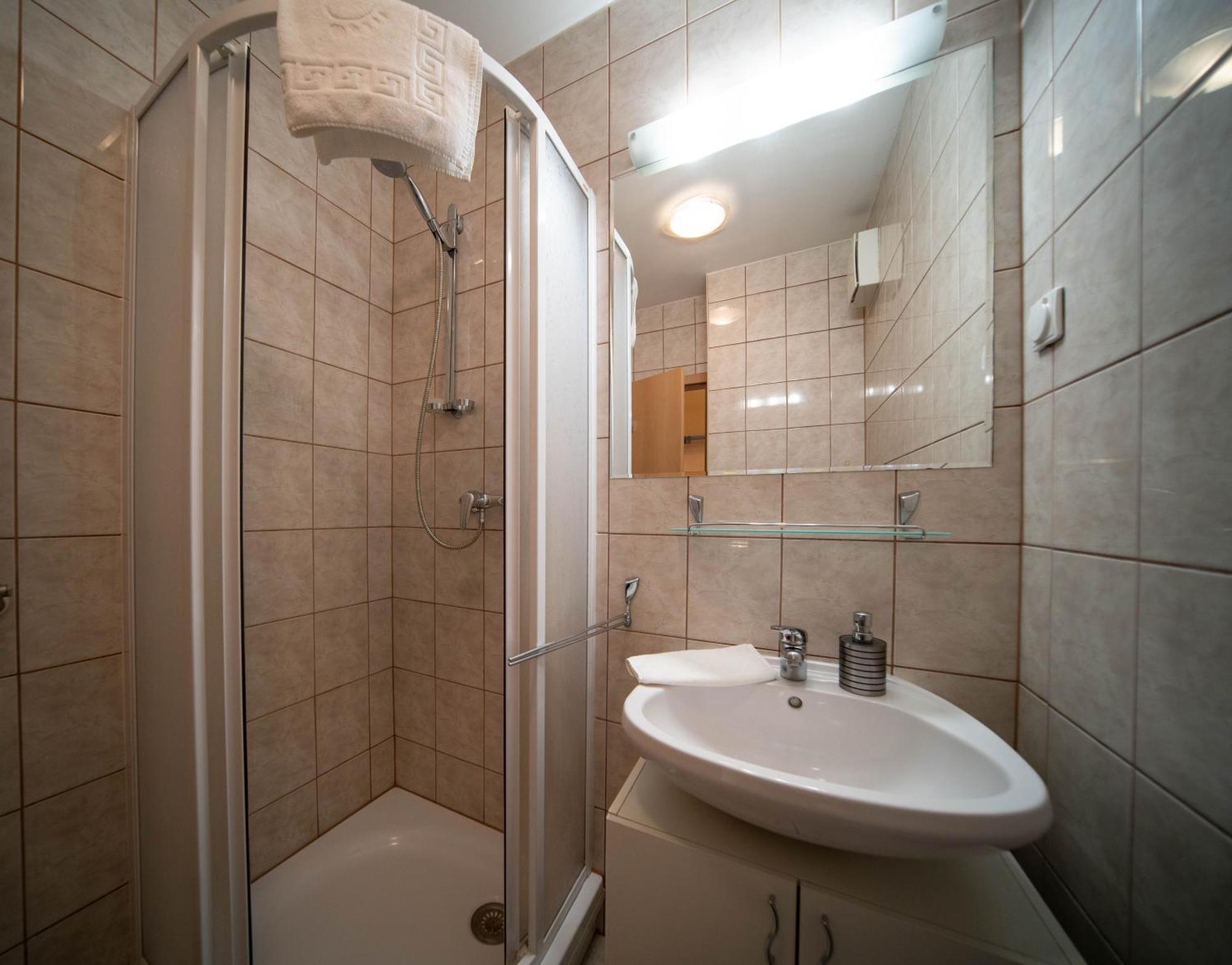 Free Parking- Gellert View Apartment 4Ppl Budapest Luaran gambar